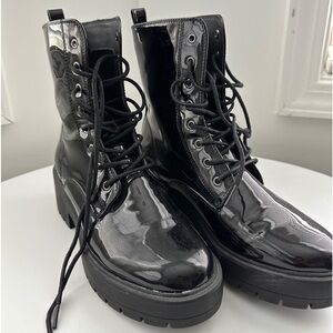 Women combat boots